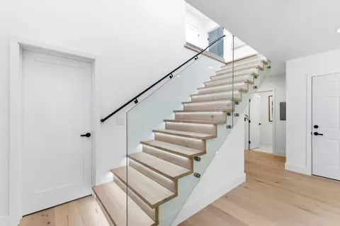 Entry Way - 3036 22nd Ave, San Francisco, CA 94132 photo 3 of 3