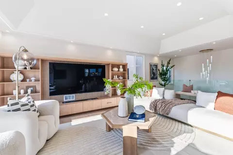 Living - 3036 22nd Ave, San Francisco, CA 94132 photo 1 of 7