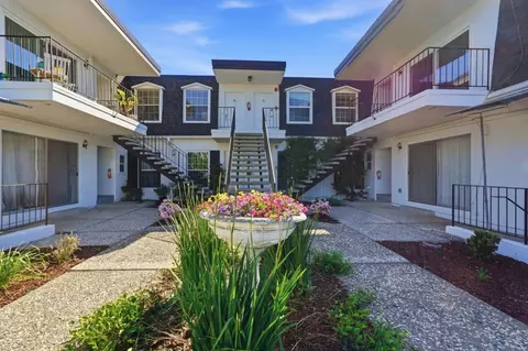 1915 Mount Vernon Ct 16, Mountain View, CA 94040