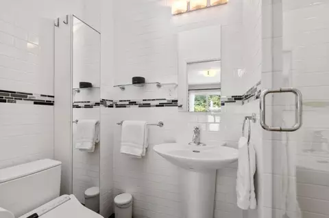 Bath - 54 Sunview Dr, San Francisco, CA 94131 photo 1 of 4