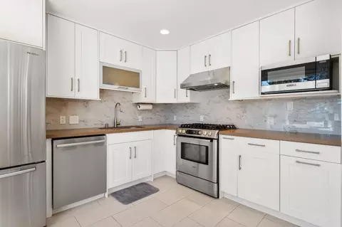 Kitchen - 54 Sunview Dr, San Francisco, CA 94131 photo 2 of 4