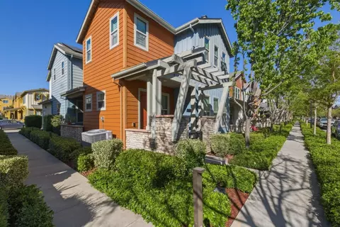 520 Sandalwood Dr, Livermore, CA 94551