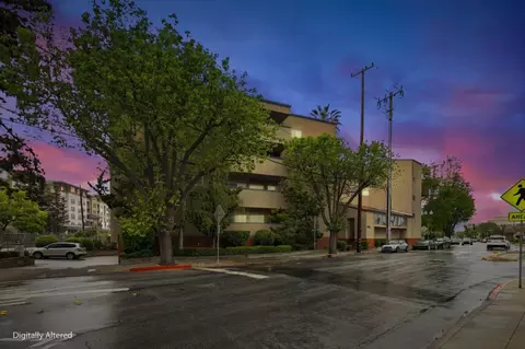 1090 Main St 201, Redwood City, CA 94063