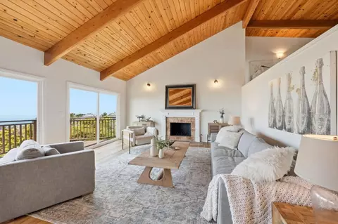 Living - 308 Farallon Ave, Pacifica, CA 94044 photo 2 of 4