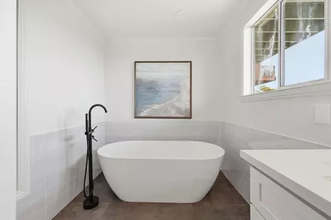 Bath - 308 Farallon Ave, Pacifica, CA 94044 photo 4 of 6