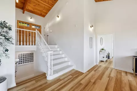 Entry Way - 308 Farallon Ave, Pacifica, CA 94044 photo 2 of 3