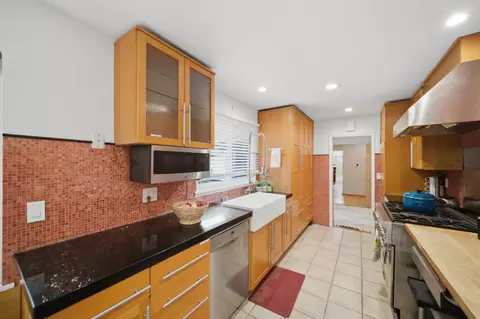 Kitchen - 1159 Barcelona Dr, Pacifica, CA 94044 photo 4 of 8