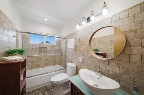 Bath - 1159 Barcelona Dr, Pacifica, CA 94044 photo 16 of 19
