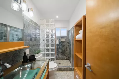 Bath - 1159 Barcelona Dr, Pacifica, CA 94044 photo 14 of 19