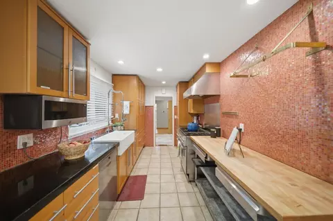 Kitchen - 1159 Barcelona Dr, Pacifica, CA 94044 photo 2 of 8