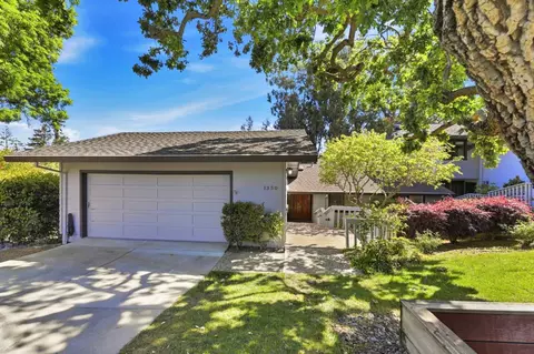 1350 Trinity Dr, Menlo Park, CA 94025