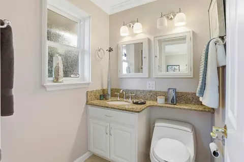 Bath - 1701 S Springer Rd, Mountain View, CA 94040 photo 3 of 4
