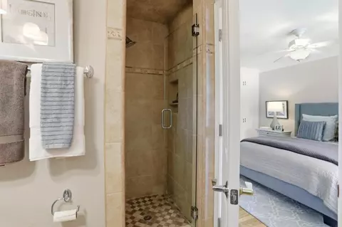 Bath - 1701 S Springer Rd, Mountain View, CA 94040 photo 4 of 4