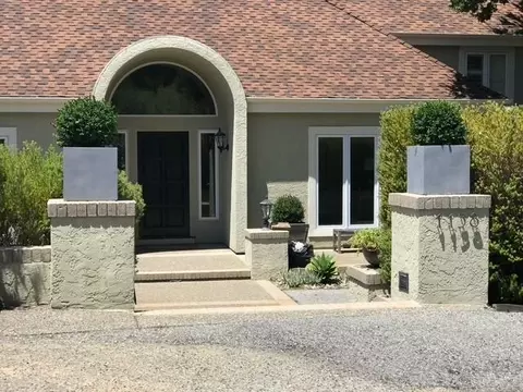 1162 Barroilhet Dr, Hillsborough, CA 94010
