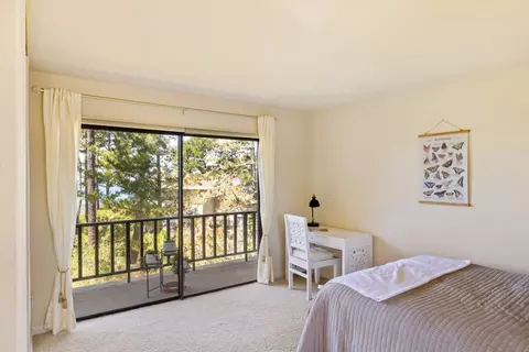 Bedroom - 4 Ocean Pines Ln, Pebble Beach, CA 93953 photo 7 of 7