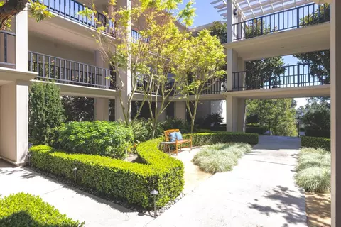 Exterior - 4 Ocean Pines Ln, Pebble Beach, CA 93953 photo 4 of 8