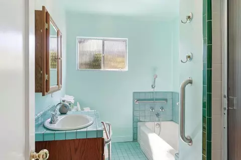 Bath - 7520 Carmel St, Gilroy, CA 95020 photo 1 of 1