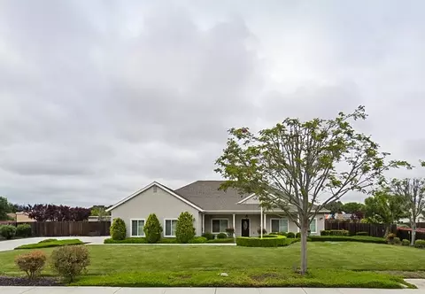 254 Rosebud Ave, Hollister, CA 95023
