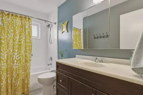 Bath - 1425 Luxton St, Seaside, CA 93955 photo 1 of 2