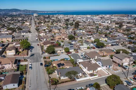 View/Area - 1425 Luxton St, Seaside, CA 93955 photo 1 of 2