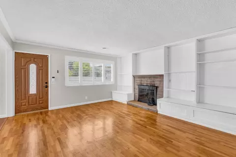 Living - 1425 Luxton St, Seaside, CA 93955 photo 3 of 6
