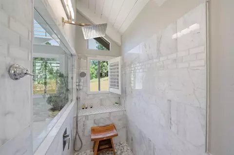 Bath - 701 Day Valley Rd, Aptos, CA 95003 photo 3 of 7