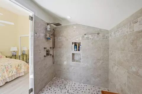 Bath - 701 Day Valley Rd, Aptos, CA 95003 photo 7 of 7