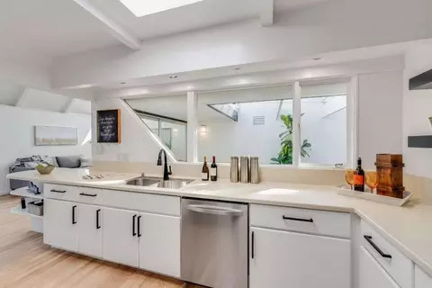 Kitchen - 744 Jackpine Ct, Sunnyvale, CA 94086 photo 2 of 3