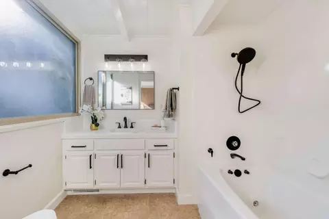 Bath - 744 Jackpine Ct, Sunnyvale, CA 94086 photo 1 of 3