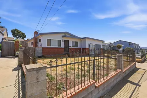 Exterior - 1140 Palm Ave, Seaside, CA 93955 photo 3 of 12