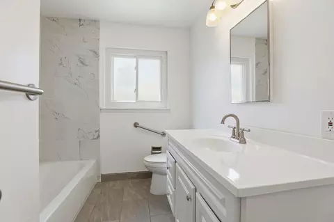 Bath - 1140 Palm Ave, Seaside, CA 93955 photo 1 of 2
