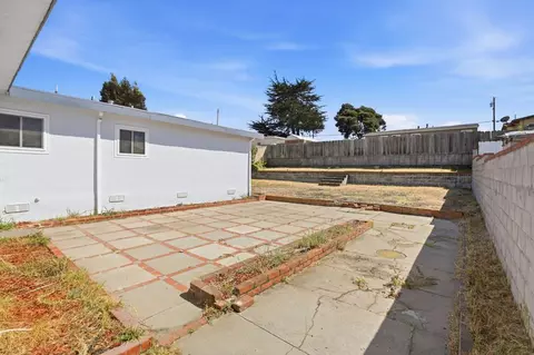 Exterior - 1140 Palm Ave, Seaside, CA 93955 photo 5 of 12
