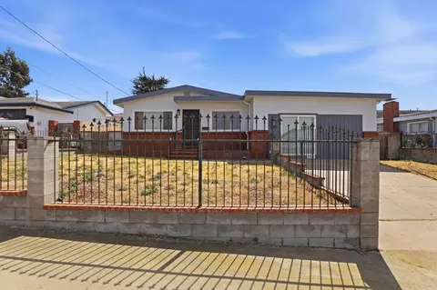 Exterior - 1140 Palm Ave, Seaside, CA 93955 photo 2 of 12
