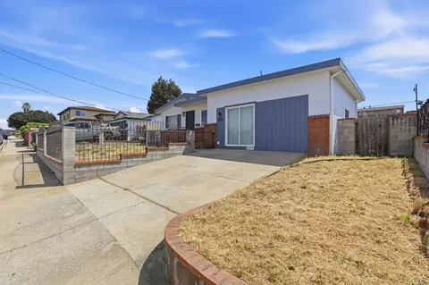 Exterior - 1140 Palm Ave, Seaside, CA 93955 photo 4 of 12