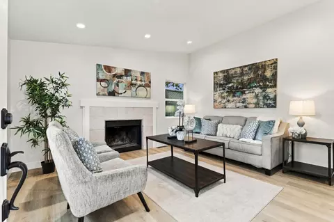 Living - 837 Dwight Ave, Sunnyvale, CA 94086 photo 1 of 3