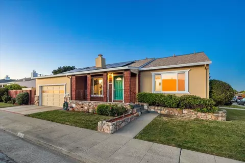 3713 Santiago St, San Mateo, CA 94403
