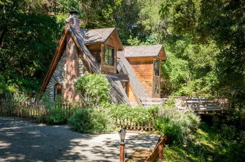 65 Hitchcock Cyn, Carmel Valley, CA 93924