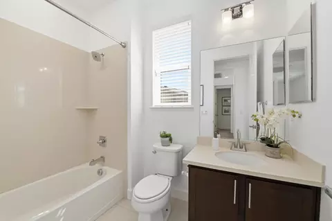 Bath - 4028 Freestone Pl, Hayward, CA 94541 photo 3 of 3