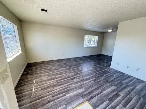 Living - 1791 Cherokee Dr 4, Salinas, CA 93906 photo 1 of 2