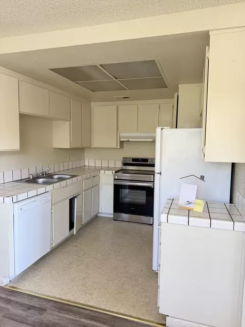 Kitchen - 1791 Cherokee Dr 4, Salinas, CA 93906 photo 1 of 1
