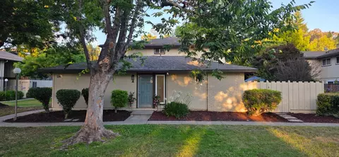 124 Flynn Ave A, Mountain View, CA 94043