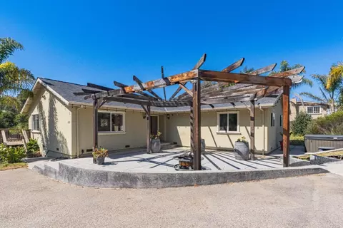 9585 Prunedale South Rd, Salinas, CA 93907