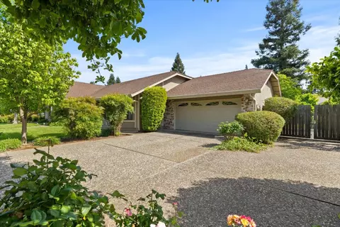 Exterior - 1425 Winkle Dr, Chico, CA 95926 photo 2 of 11