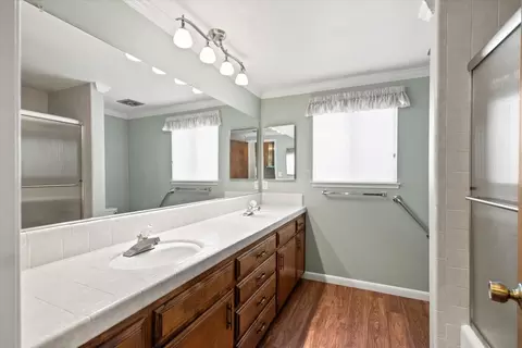 Bath - 1425 Winkle Dr, Chico, CA 95926 photo 3 of 3