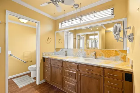 Bath - 1425 Winkle Dr, Chico, CA 95926 photo 1 of 3