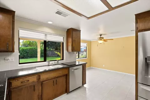Kitchen - 1425 Winkle Dr, Chico, CA 95926 photo 6 of 9