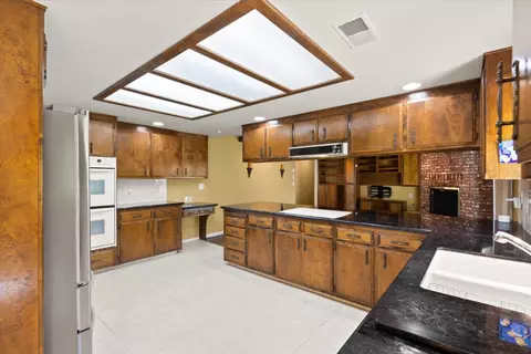 Kitchen - 1425 Winkle Dr, Chico, CA 95926 photo 5 of 9