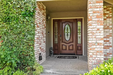 Entry Way - 1425 Winkle Dr, Chico, CA 95926 photo 1 of 3