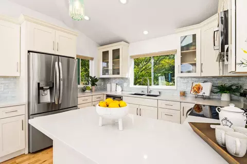 Kitchen - 255 Thunderbird Dr, Aptos, CA 95003 photo 2 of 2