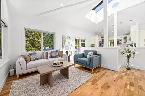 Living - 255 Thunderbird Dr, Aptos, CA 95003 photo 2 of 2